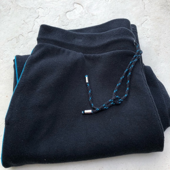 Two piece active wear outfit - Picture 6 of 8